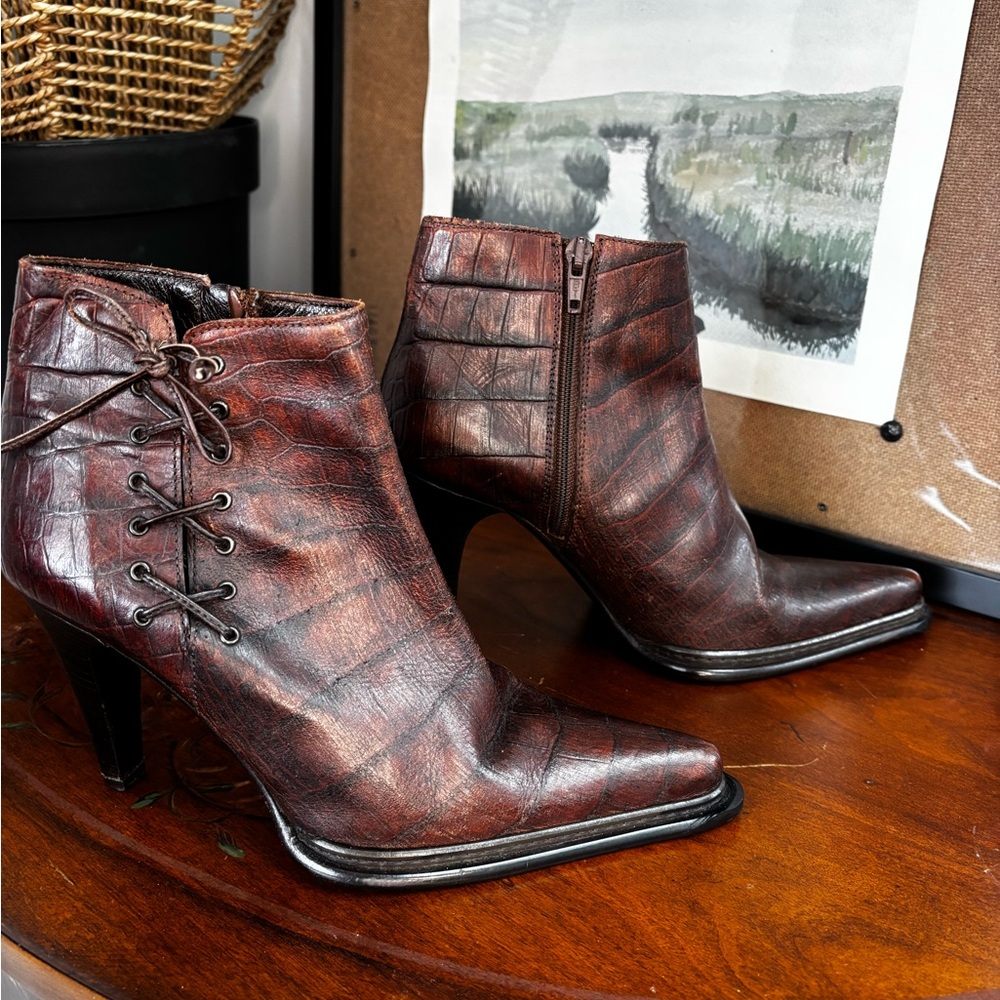 Italian Brown Leather Crocodile print Ankle Boots Size 35 (5.5)